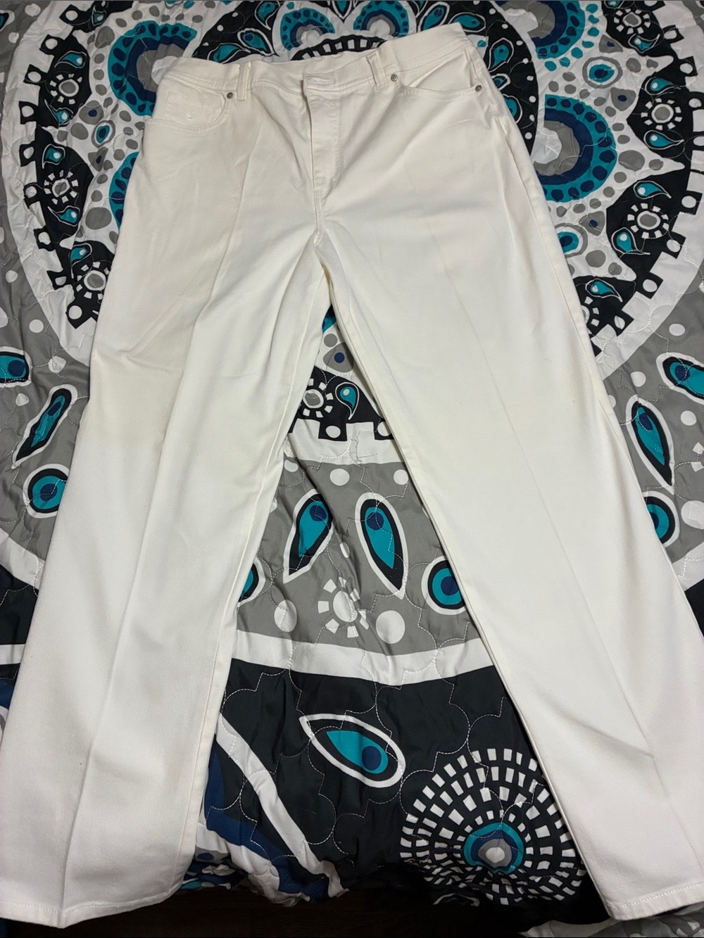 Gloria Vanderbilt White Straight-Leg Jeans